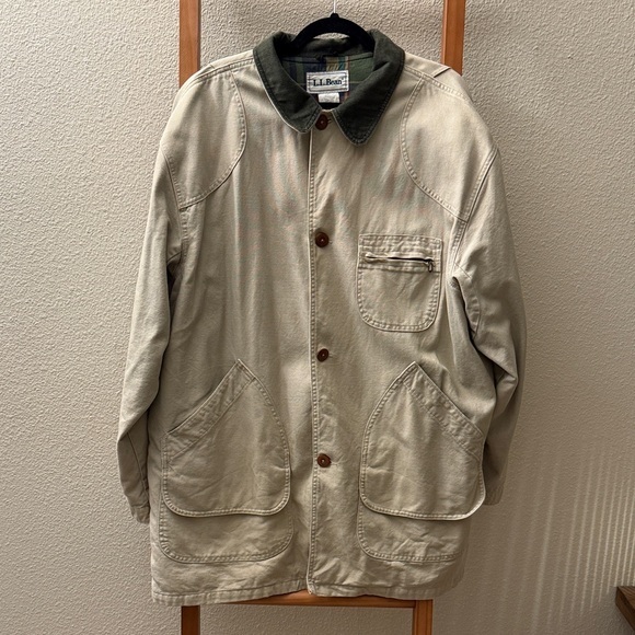 L.L. Bean Other - L.L. Bean Men's Beige Field Jacket with Dark Green Collar